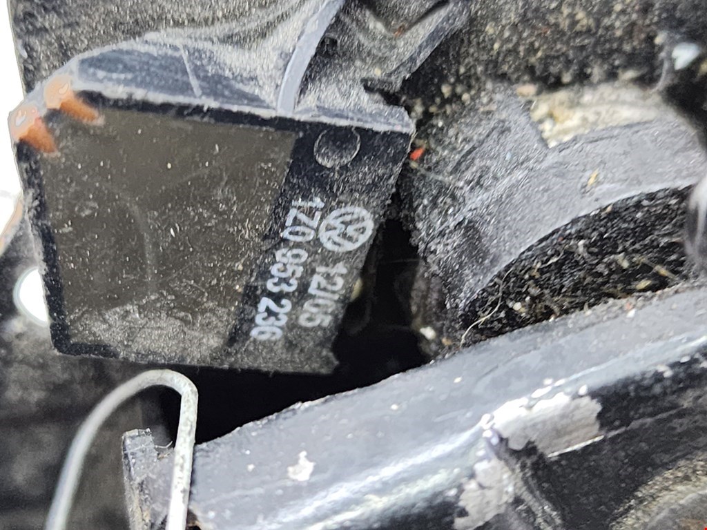 Замок капота SKODA Octavia A5 1Z- 2004-2013