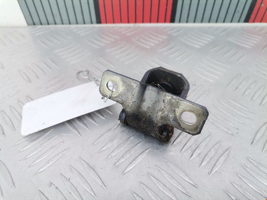 Петля крышки (двери) багажника Mitsubishi Outlander 2 (XL) (2006-2012)