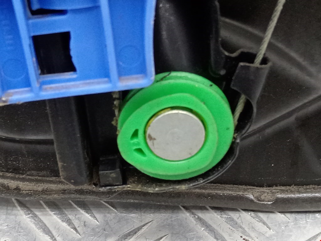 Стеклоподъемник задний правый VOLKSWAGEN Passat B6 2005-2011