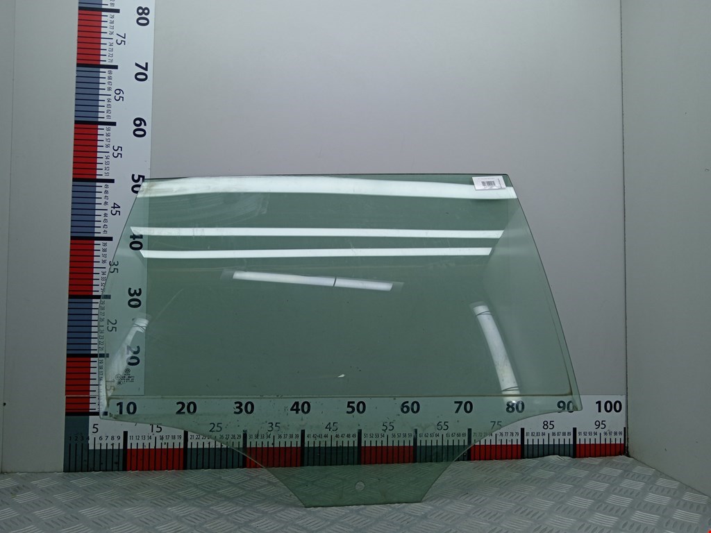 Стекло двери заднее правое VOLKSWAGEN Passat B6 2005-2011