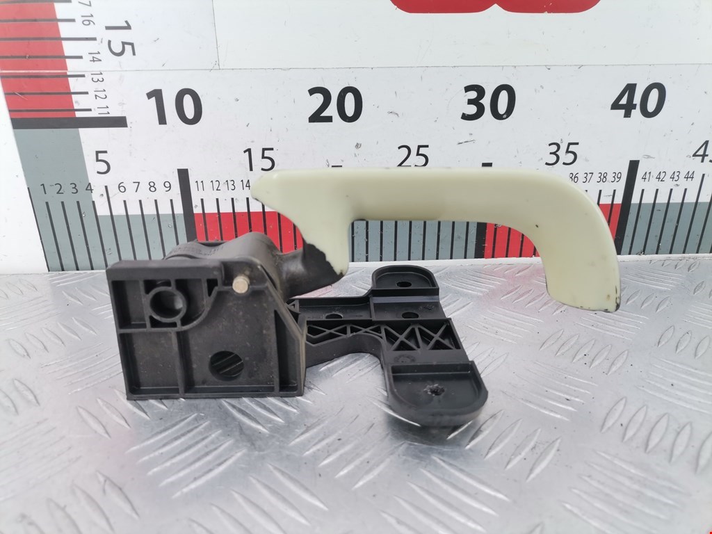 Ручка дверная передняя внутренняя правая NISSAN Armada 2003-2016