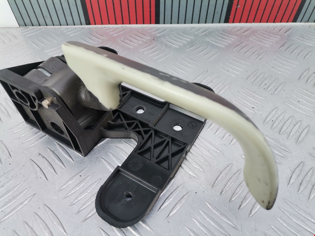 Ручка дверная передняя внутренняя правая NISSAN Armada 2003-2016