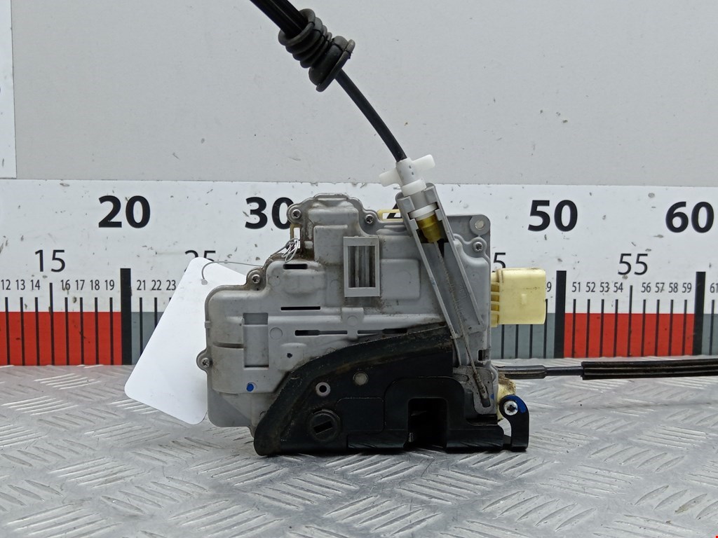 Замок двери задней левой VOLKSWAGEN Passat B6 2005-2011