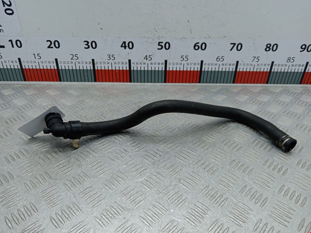 Патрубок системы охлаждения Peugeot 307 (2001-2008)