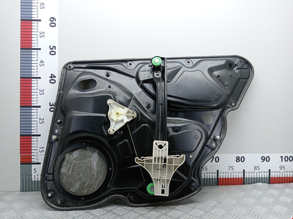 Стеклоподъемник задний левый VOLKSWAGEN Passat B6 2005-2011