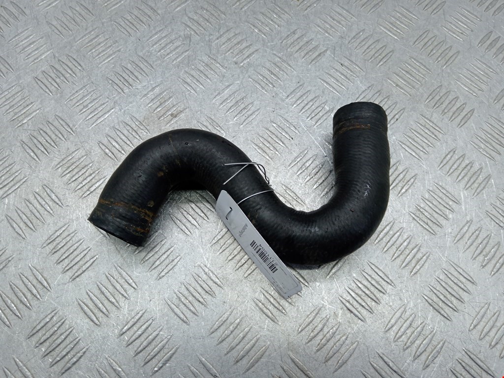 Патрубок системы охлаждения Peugeot 307 (2001-2008)