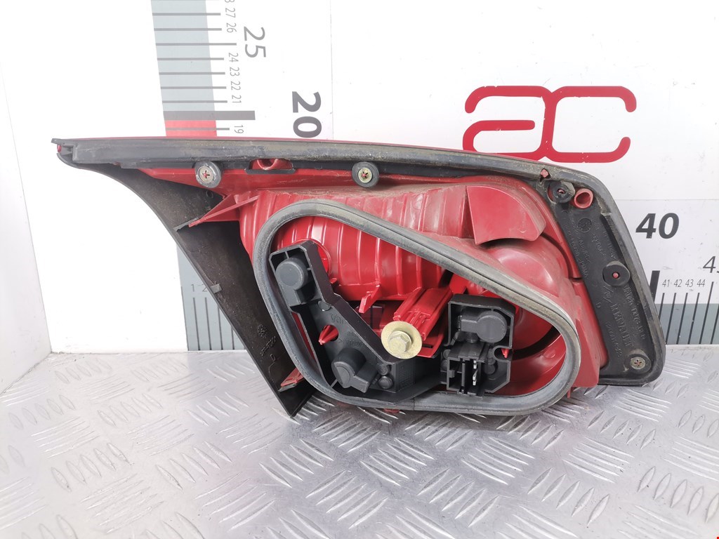 Фонарь задний внутренний правый RENAULT Vel Satis 2002-2009