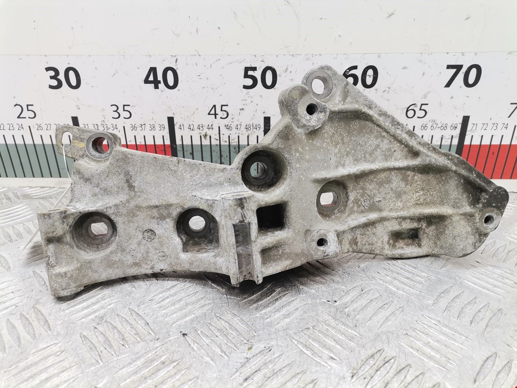 Кронштейн генератора RENAULT Megane II 2002-2009