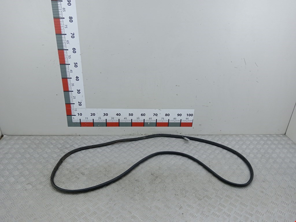 Уплотнитель двери FORD Fusion 2002-2012