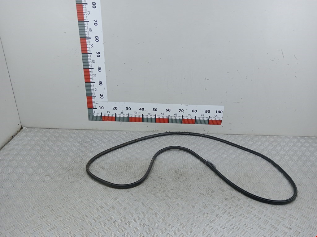 Уплотнитель двери FORD Fusion 2002-2012