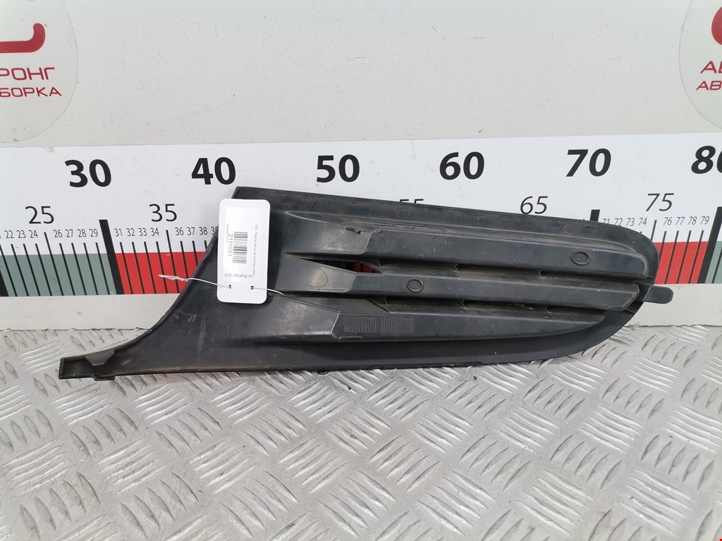 Решетка в бампер VOLKSWAGEN Golf VI 2009-2012