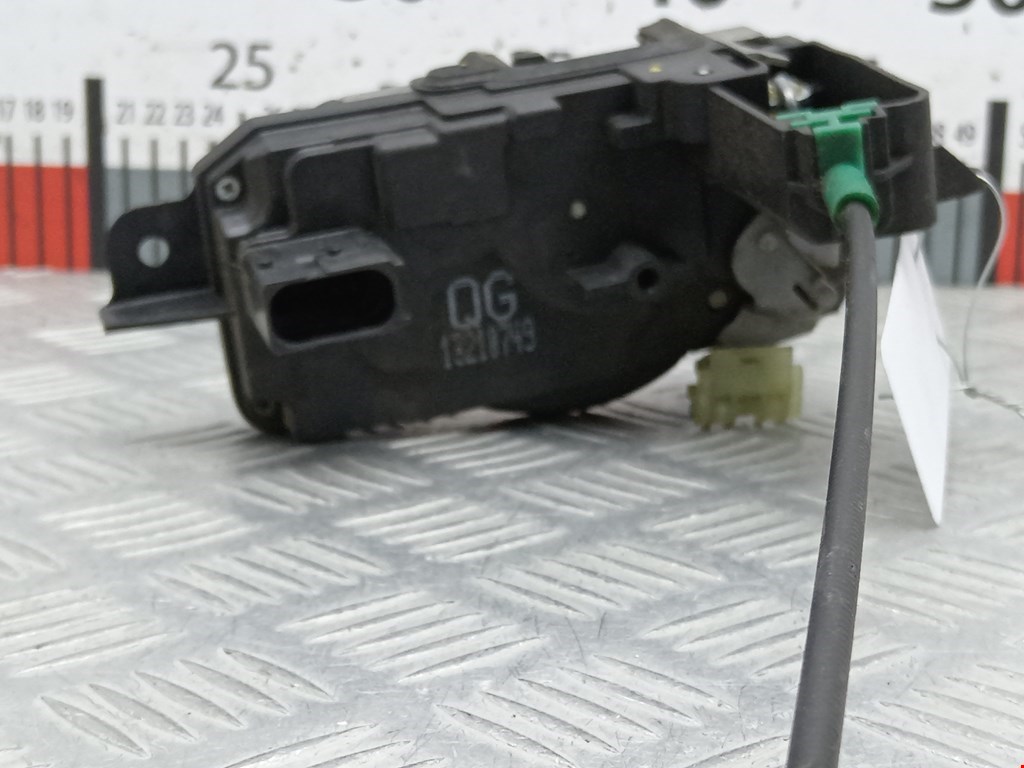 Замок двери передней правой OPEL Astra H/Family 2004-2015