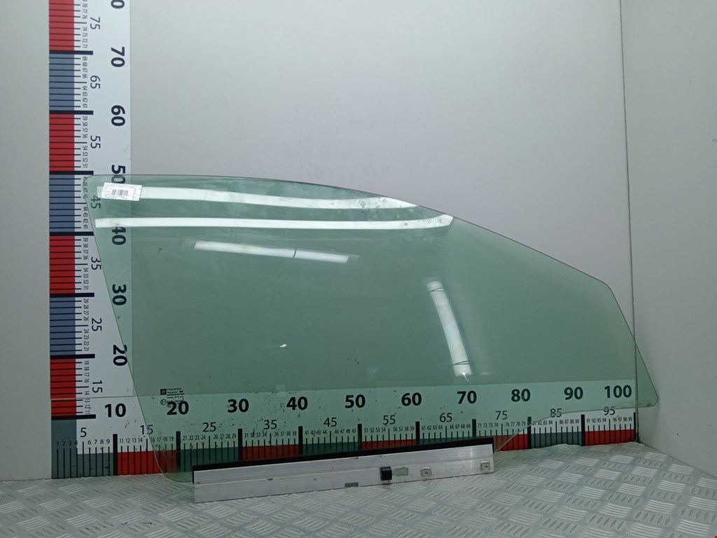 Стекло двери переднее правое OPEL Astra H/Family 2004-2015