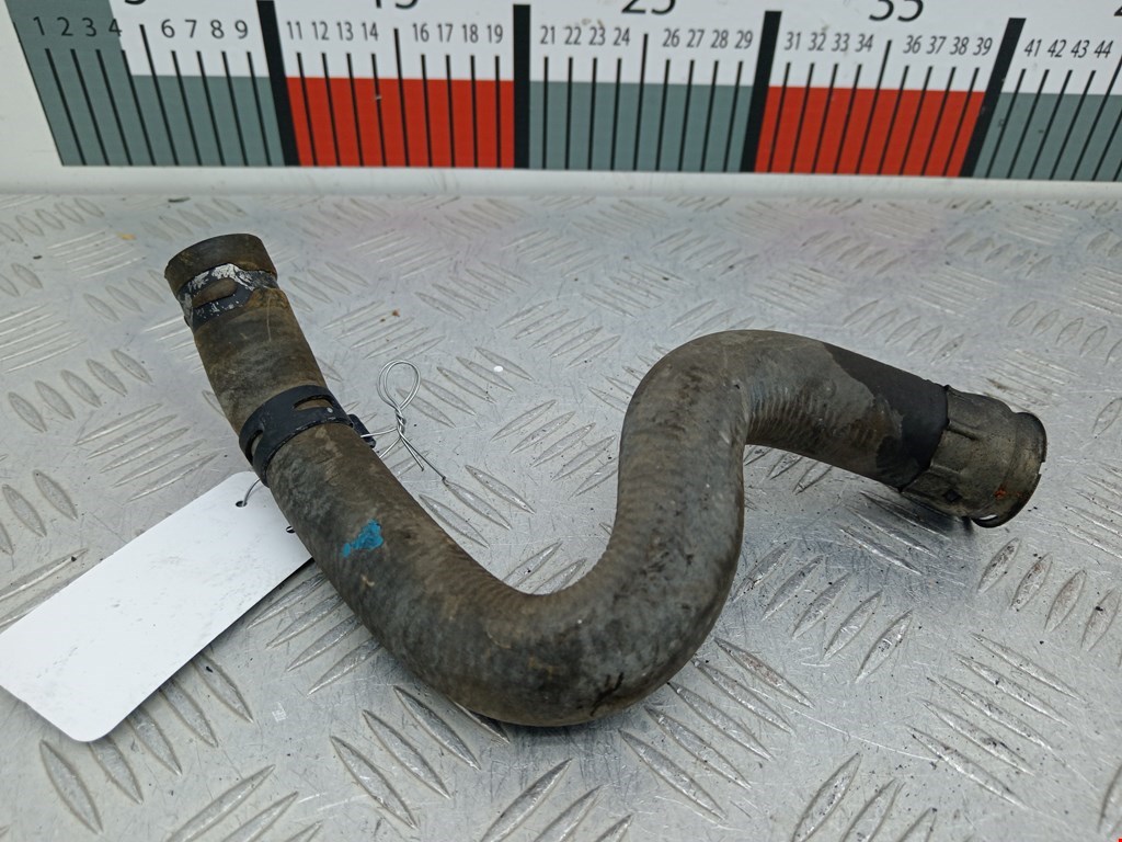 Патрубок системы охлаждения Peugeot 307 (2001-2008)