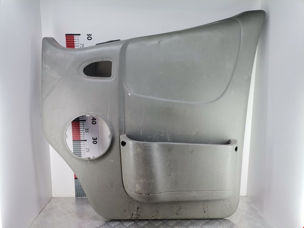 Обшивка двери передняя правая RENAULT Trafic II 2001-2014