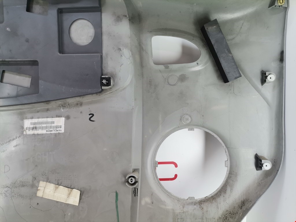 Обшивка двери передняя правая RENAULT Trafic II 2001-2014