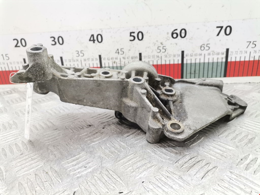 Кронштейн генератора RENAULT Megane II 2002-2009