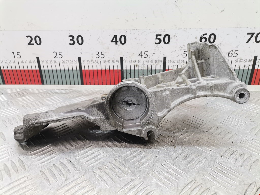 Кронштейн генератора RENAULT Megane II 2002-2009