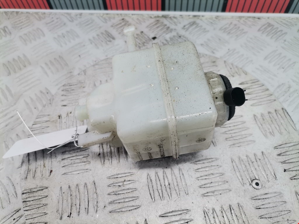 Бачок главного тормозного цилиндра BMW 5er 5 серия F10/F11/F07 2009-2017