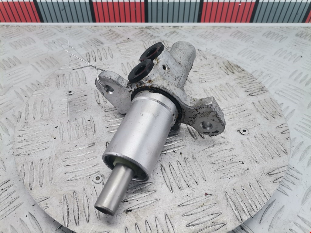 Цилиндр тормозной главный BMW 5-Series (F07/F10/F11/F18) (2009-2017)