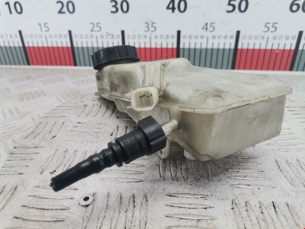 Бачок главного тормозного цилиндра FORD Focus II 2005-2011