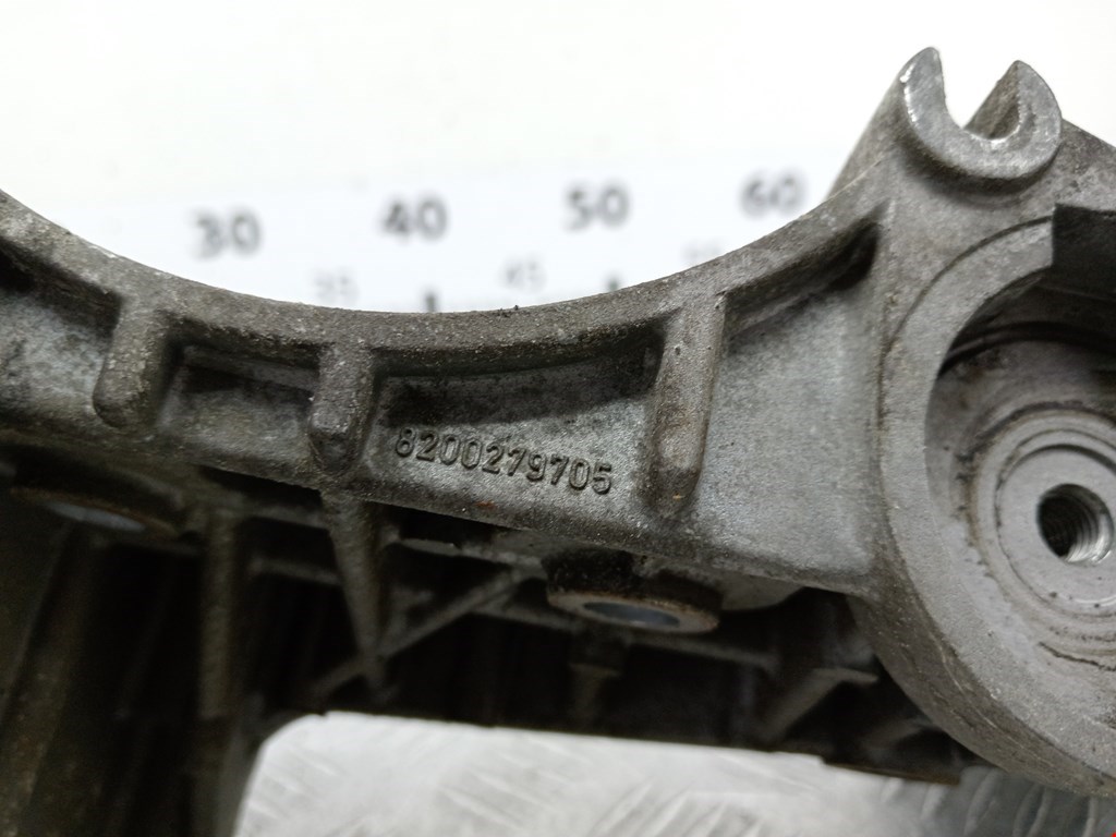 Кронштейн генератора RENAULT Megane II 2002-2009