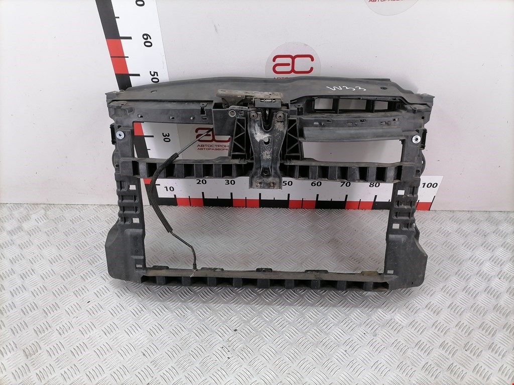 Панель передняя (передняя монтажная панель рамка передняя телевизор) Volkswagen Golf 6 (2007-2012)