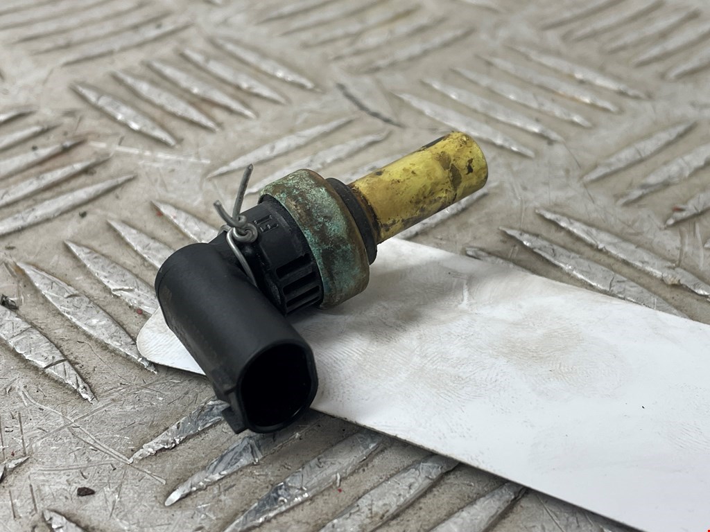 Датчик температуры охлаждающей жидкости Opel Astra H (2004-2014)