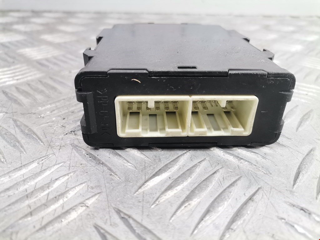 Блок управления АКПП TOYOTA Prius III XW30 2009-2015