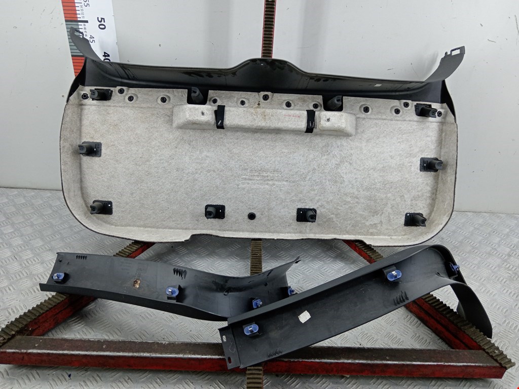 Обшивка крышки багажника OPEL Astra H/Family 2004-2015