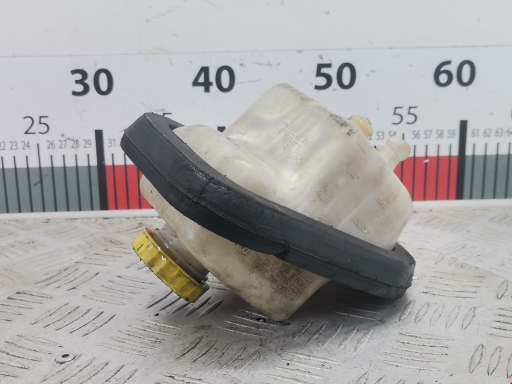 Бачок главного тормозного цилиндра CHRYSLER 300 C 2004-2010