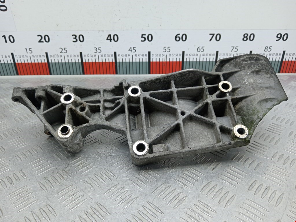 Кронштейн генератора SEAT Alhambra 1996-2010