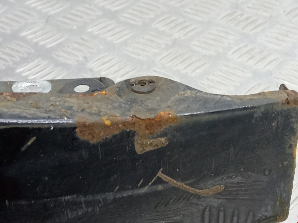 Крыло переднее правое VOLKSWAGEN Touran 2003-2010