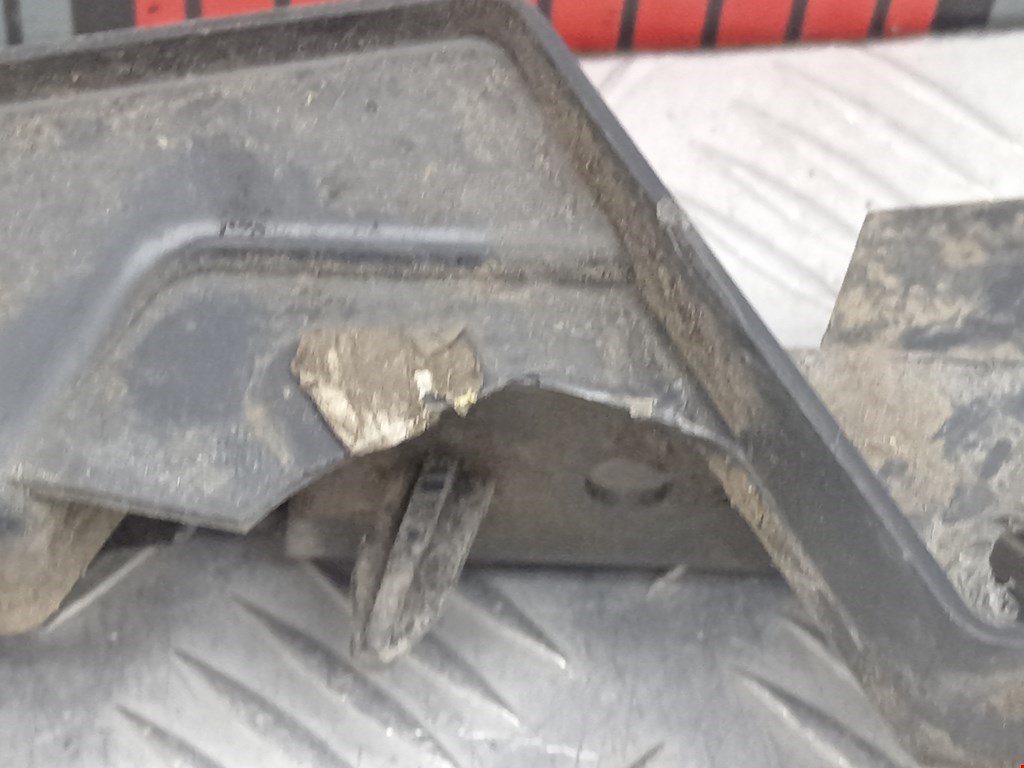 Кронштейн переднего бампера левый RENAULT Master 2010-н.в.