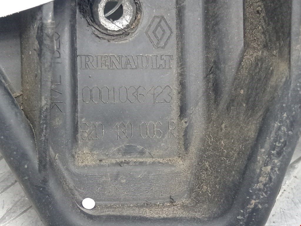 Кронштейн переднего бампера левый RENAULT Master 2010-н.в.