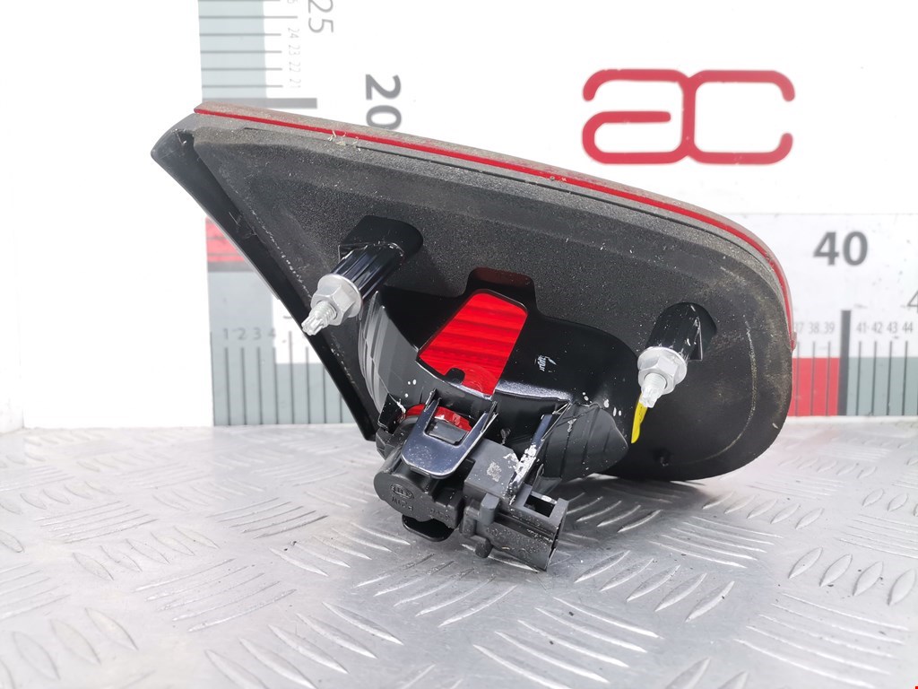 Фонарь задний внутренний правый VOLKSWAGEN Eos 2006-2015