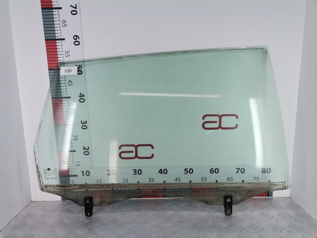 Стекло двери заднее правое KIA Carens 1999-2002