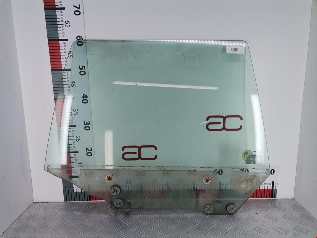 Стекло двери заднее правое SUBARU Forester I 1997-2002