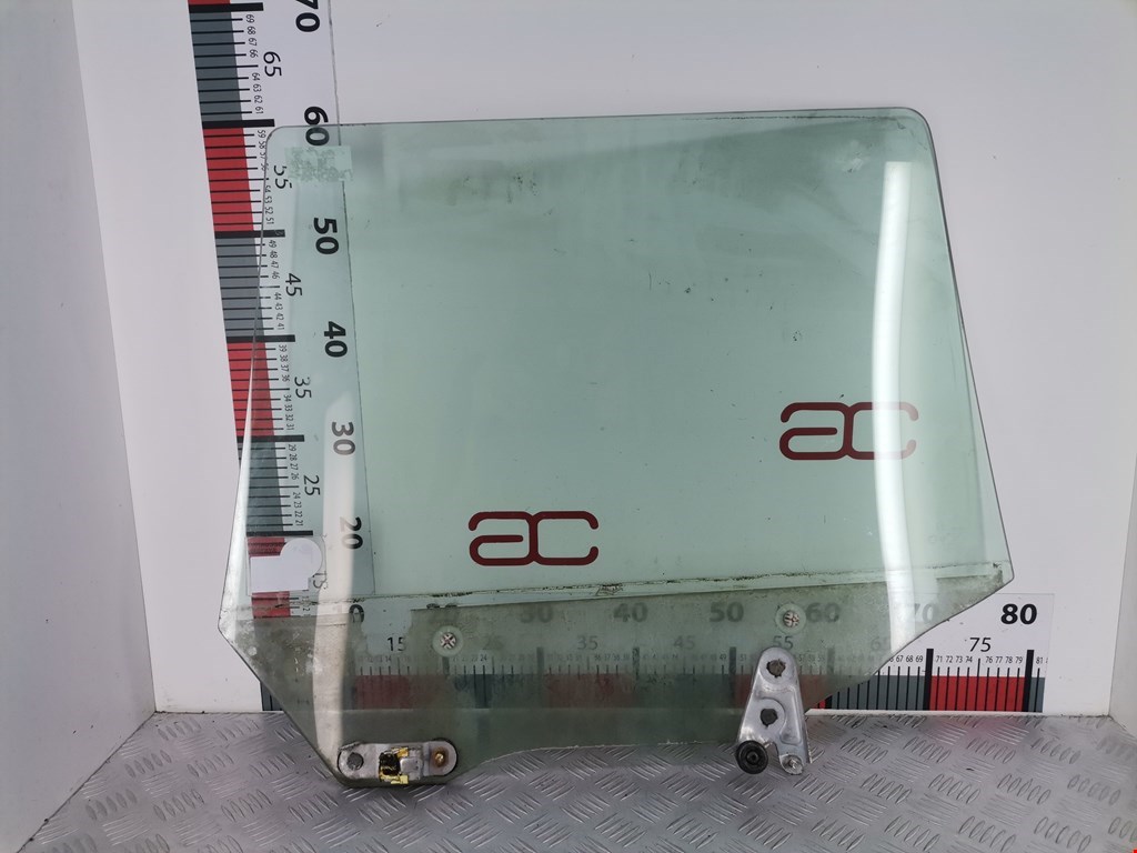 Стекло двери заднее правое SUBARU Forester I 1997-2002