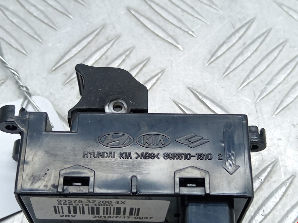 Кнопка стеклоподъемника HYUNDAI i40 2011-2019