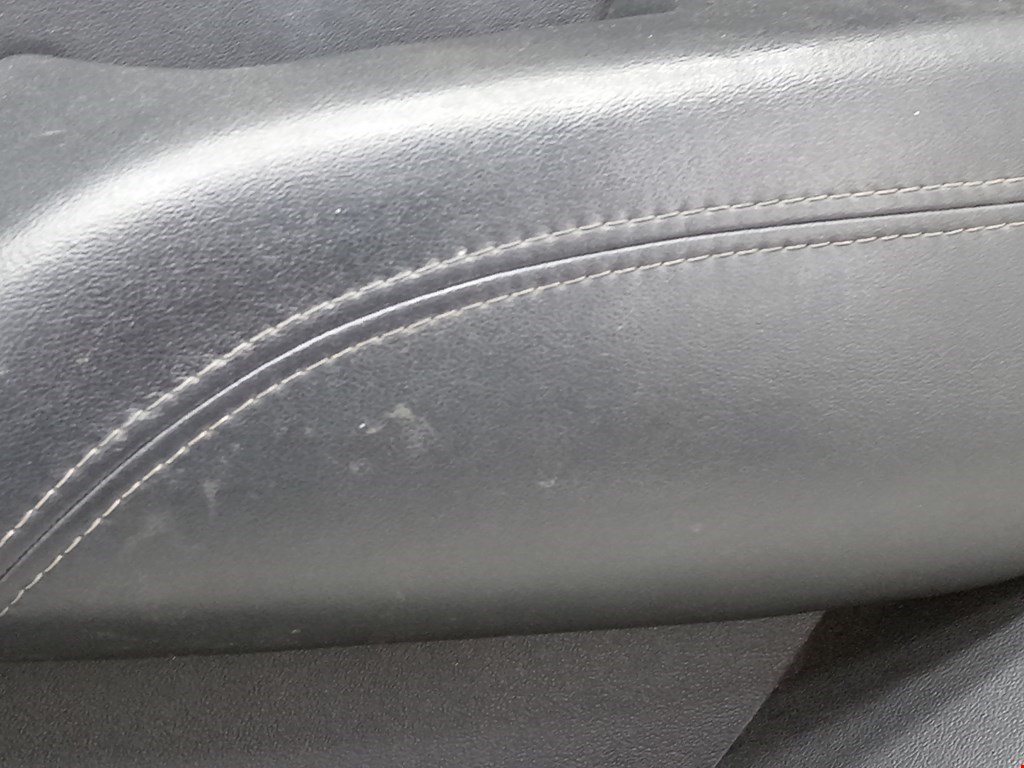 Обшивка двери передняя правая HYUNDAI ix35 2010-2015