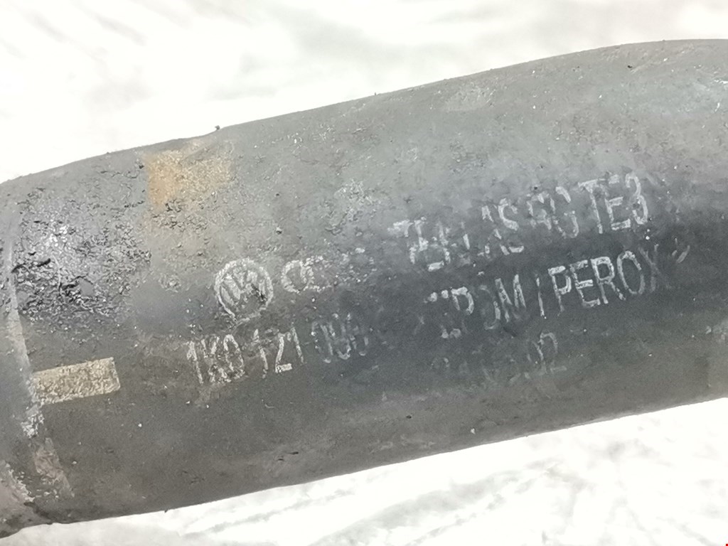 Патрубок VOLKSWAGEN Touran 2003-2010