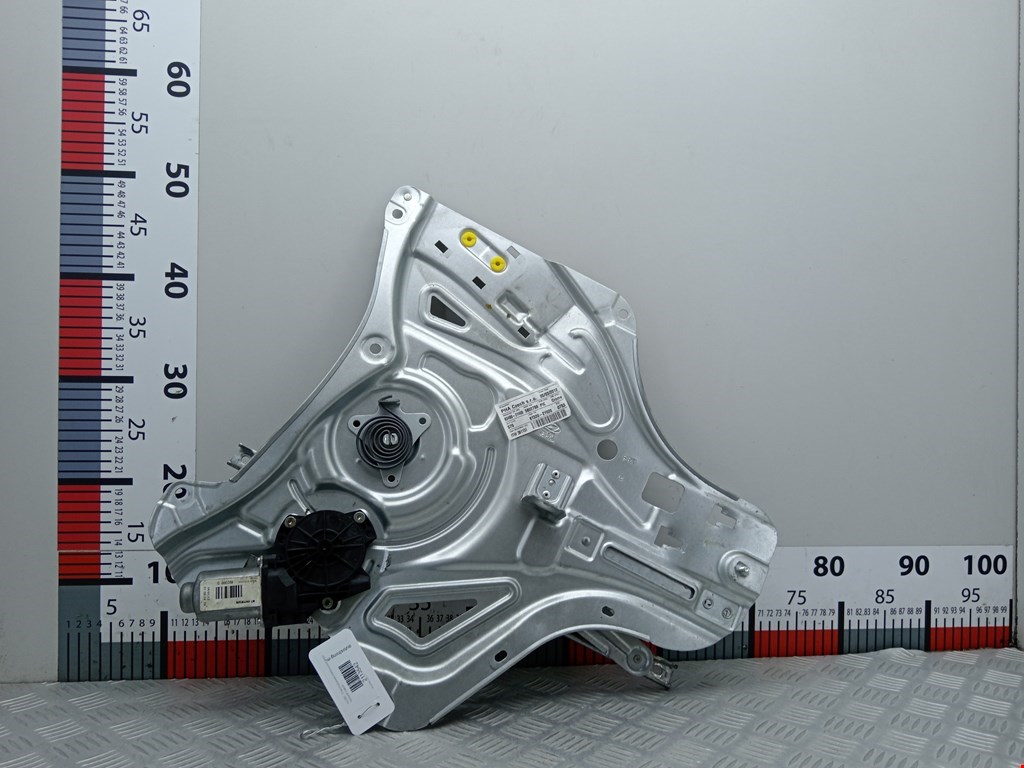Стеклоподъемник передний правый HYUNDAI ix35 2010-2015