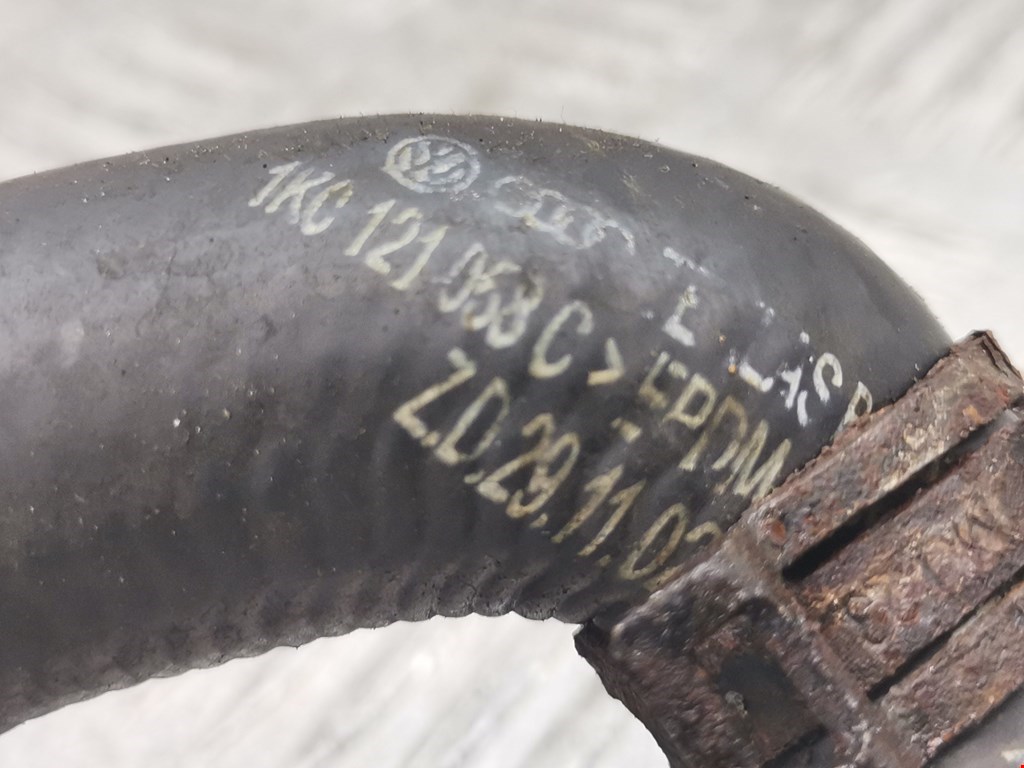 Патрубок VOLKSWAGEN Touran 2003-2010