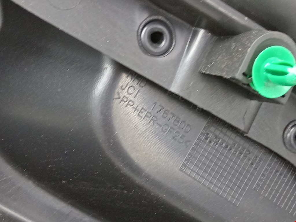 Обшивка двери передняя правая OPEL Astra J 2009-2017