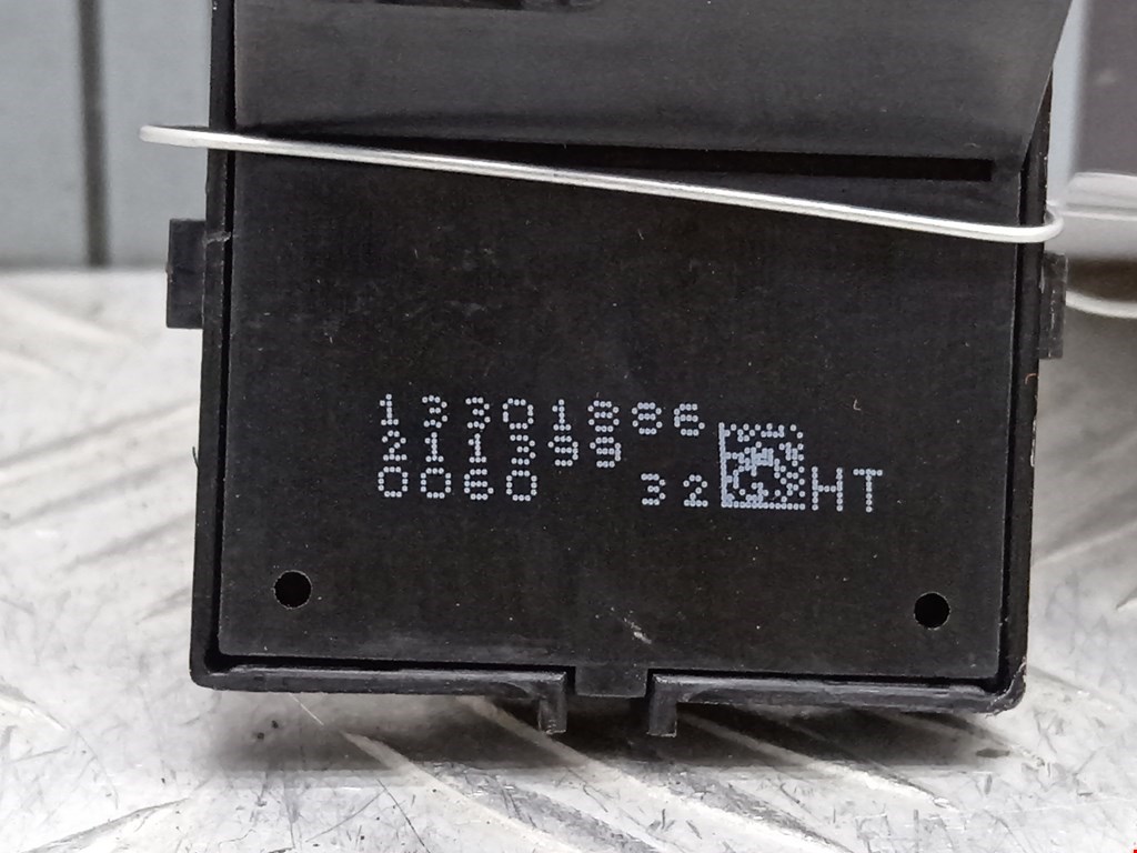 Кнопка стеклоподъемника OPEL Astra J 2009-2017