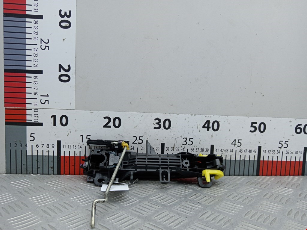 Ручка двери передней наружная левая TOYOTA Avensis 2009-2015