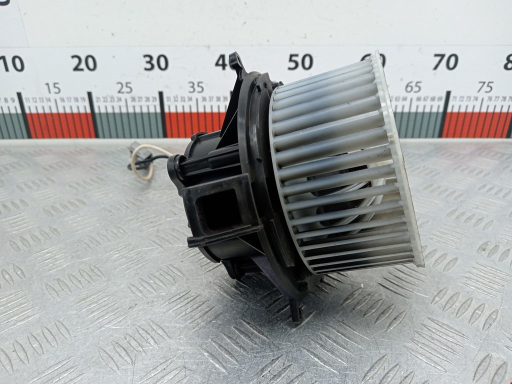 Моторчик (мотор) отопителя салона OPEL Astra J 2009-2017