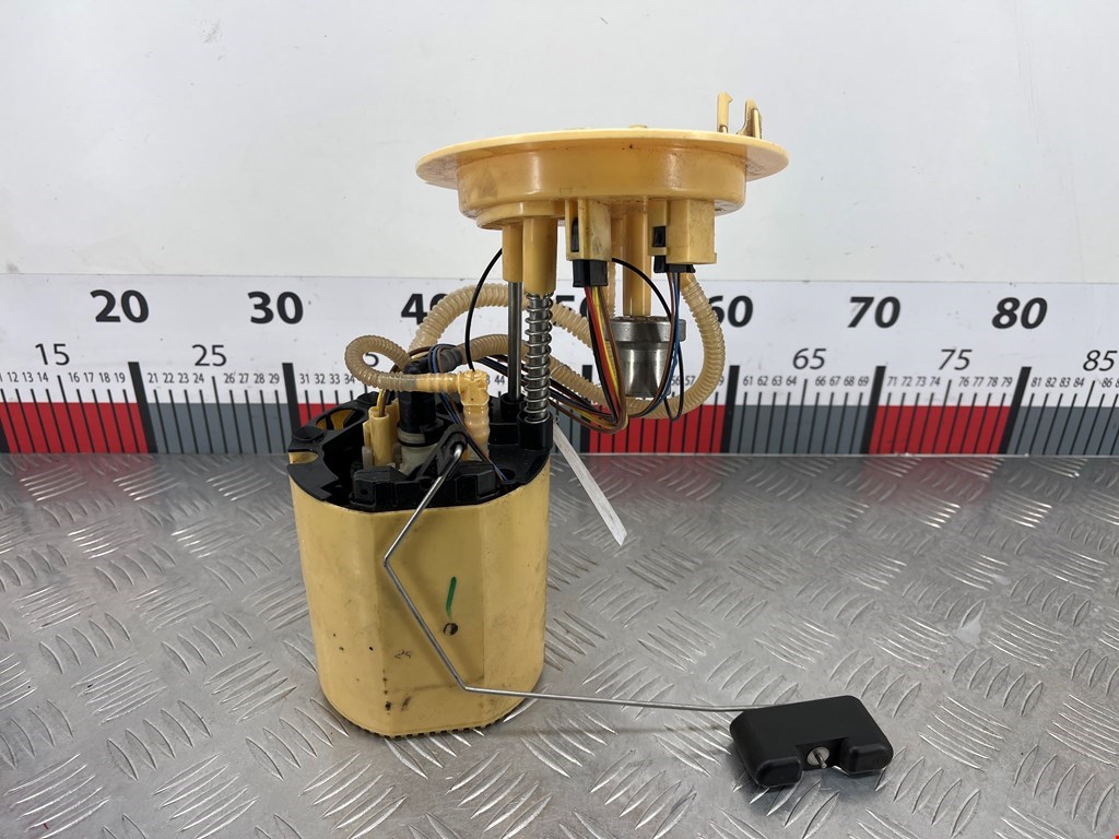 Датчик уровня топлива AUDI A4 B8 2007-2015