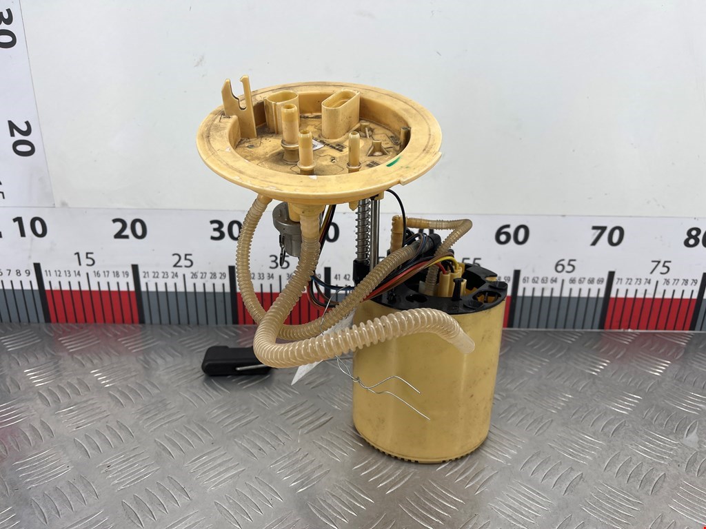 Датчик уровня топлива AUDI A4 B8 2007-2015